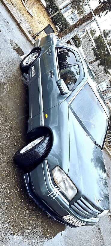 Mercedes-Benz: Mercedes-Benz C-Class: 2.2 l | Sedan — 2