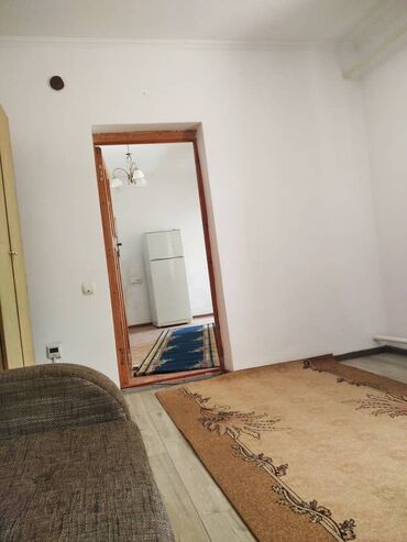 Долгосрочная аренда домов: 70 м², 2 комнаты, Парковка, Забор, огорожен