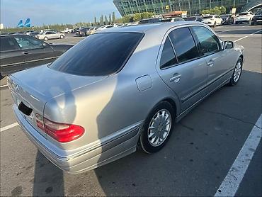 nissan satisi: Mercedes-Benz E 240: 2.4 l | 1999 il Sedan — 5