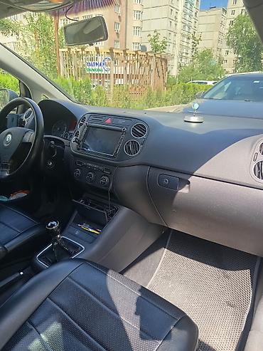 Volkswagen: Volkswagen Golf Plus: 2008 г., 1.6 л, Механика, Бензин, Минивэн — 12