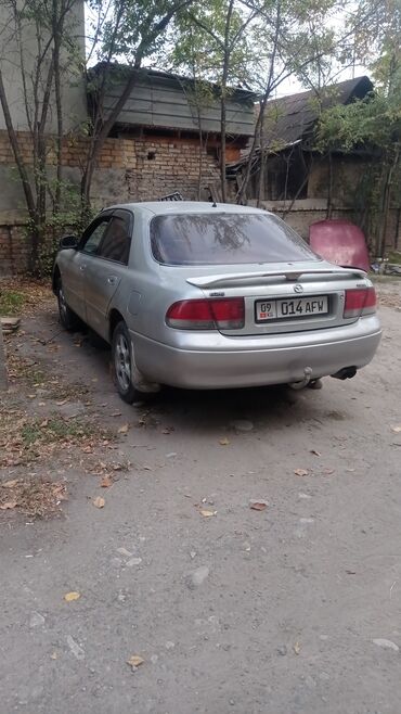 Mazda: Mazda 626: 1994 г., 1.8 л, Механика, Бензин, Седан