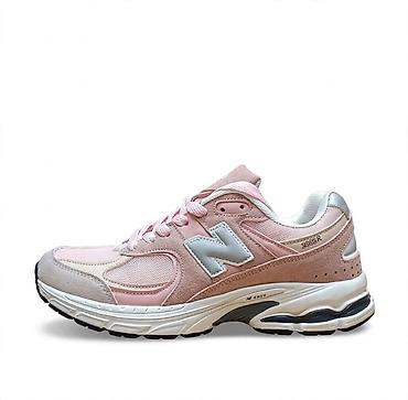 af1 bele: New Balance 2002R patike – roze/blijedo siva kombinacija - Silueta — 1