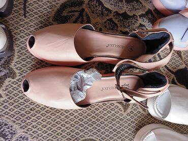 puma обувь: Обувь женские Турция кожа натуральная все по 1500 сом