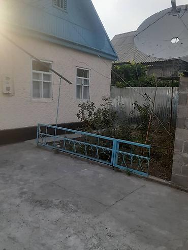 Продажа коттеджей и домов: Дом с участком. - Кирпичный одноэтажный дом с двускатной крышей — 2