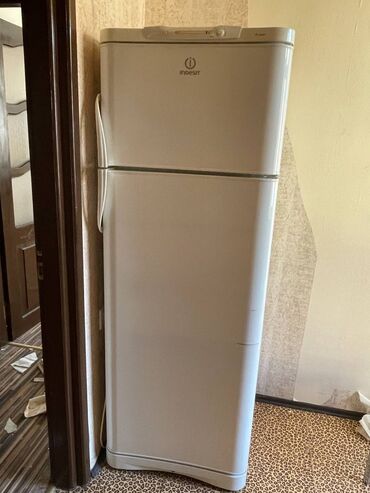 Qabyuyan maşınlar: 2 qapılı Indesit Soyuducu Satılır