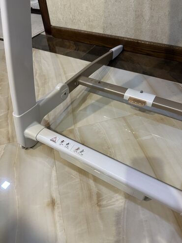 Yemək masaları, oturacaqları: Kidilo 3/1 de Tecili satilir‼️Cox az istifade olunub — 4