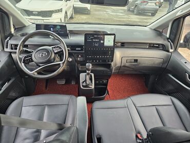 Hyundai: Hyundai Staria: 2022 г., 2.2 л, Типтроник, Дизель, Минивэн — 14