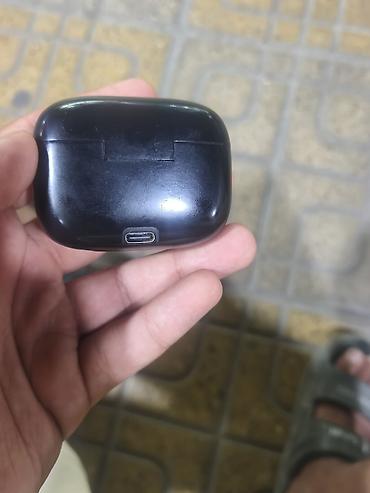 чехол airpods 2: Qulaqlıq üçün simsiz şarj qutusu - Rəng: qara, kompakt cib ölçüsü - — 2
