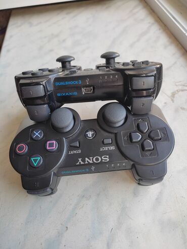 PS3 ucun orginal dir biri oz korpusunda obiri ayri korpusdadir 1 ededi