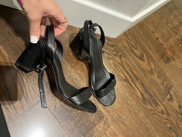 beqa üçün qadın krossovkaları: Massimo Dutti, Ölçü: 36.5, rəng - Qara, İşlənmiş