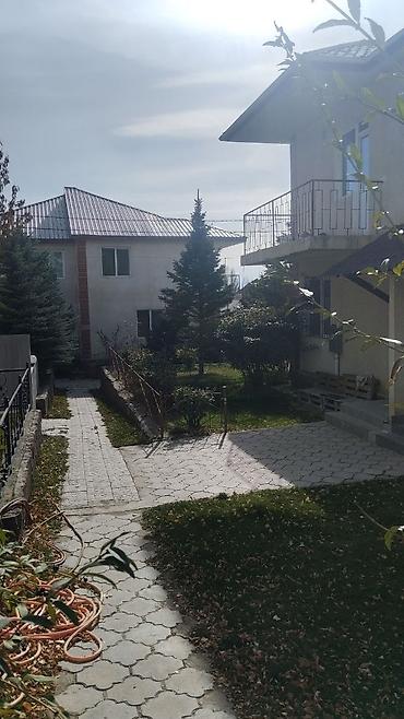 Продажа отелей и хостелов: Чолпон-Ата: сдается 3-комнатная квартира в коттедже - Закрытый — 2