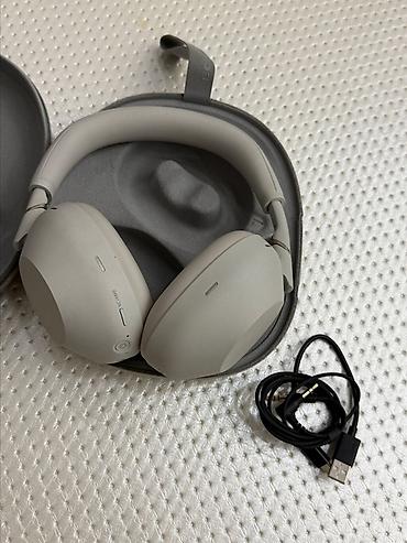 Мобильные телефоны и аксессуары: Комплектация * Наушники (over-ear, полноразмерные) * Жёсткий кейс для — 4