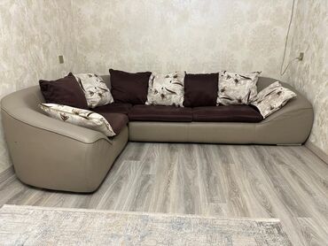 Otaq qapıları: Künc divan