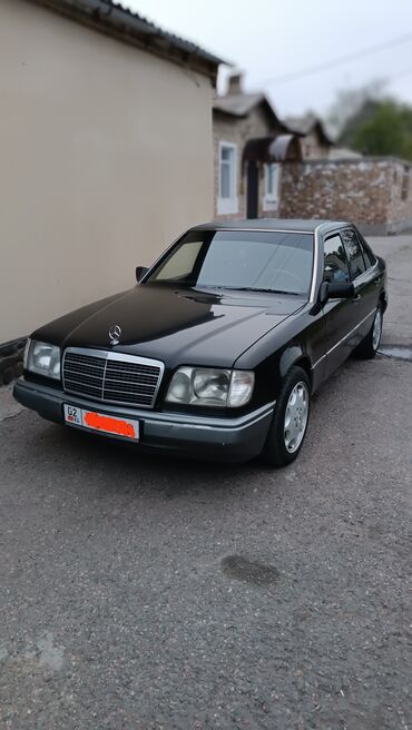 кузов на 124: Mercedes-Benz 220: 1994 г., 2.2 л, Механика, Бензин, Седан