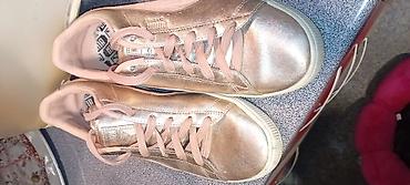 lagerfeld jako: Puma ženske patike – model sa sjajnim metalik završetkom (rose — 2