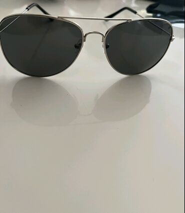 Naočare: Sunčane naočare - Sportski model: pravougaone polu-rimleš (ravan — 10