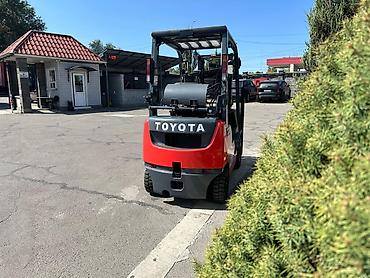 вилочный погрузчик тойота: Погрузчик, Toyota, 2020 г., Колесный, Вилочный — 2