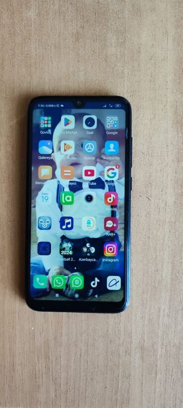 vstroennaya vytyazhka 90: Xiaomi Mi 8 Lite, 64 ГБ, цвет - Черный, 
 Отпечаток пальца