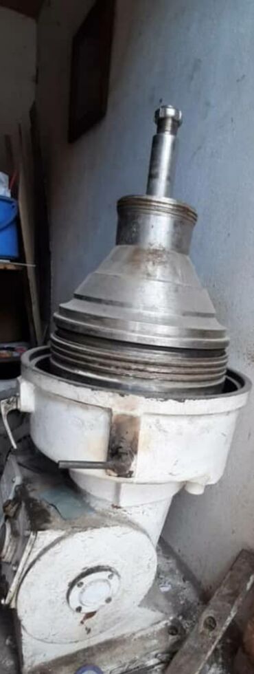 сепаратор в Кыргызстан: Сепаратор для молока
5 тон в час 
Советский, качественный, рабочий