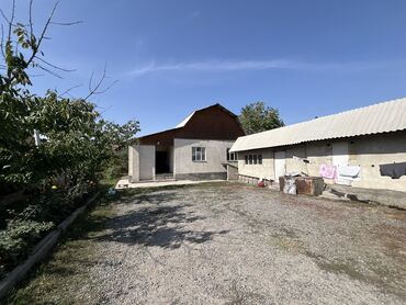 продаю дом в селе байтик: Дом, 100 м², 4 комнаты, Агентство недвижимости, Старый ремонт