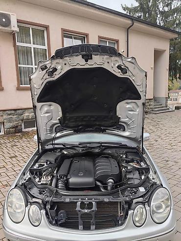 Mercedes-Benz: Mercedes-Benz E 220 CDI, limuzina, srebrna metalik. Ključne — 11