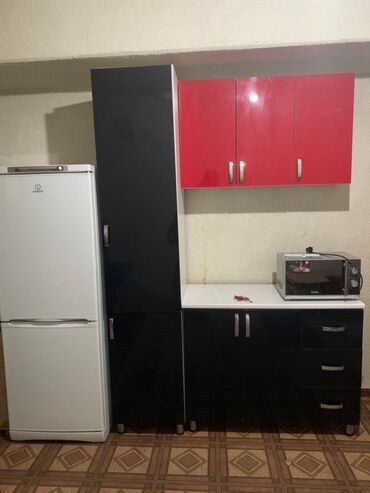 полевая кухня: Срочно продаю кухонный гарнитур, холодильник и микроволновая печь! В