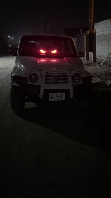 срочно продаю в связи с переездом: Ssangyong Korando: 2000 г., 2.3 л, Механика, Дизель, Кроссовер
