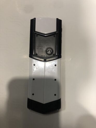 старые кнопочные телефоны: Vertu Constellation, Б/у, цвет - Белый