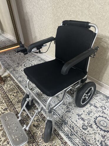 Медтовары: Инвалидная электрическая коляска . Почти новая, пользовались чуть-чуть