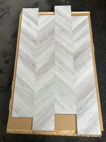 Laminat: Salam laminatlarimiz 31 32 33 klass olmagala hər rəg secimi var 250 yə — 12