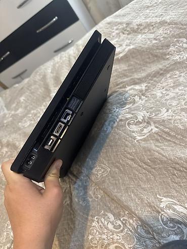sony усилитель: Sony PlayStation 4 Slim oyun konsolu Komplekt: - PS4 Slim (qara rəng) — 3