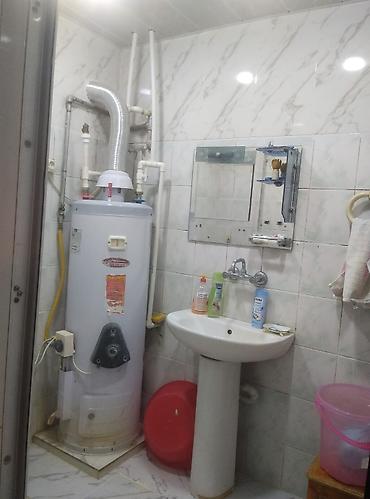 kiraye gence: 3 otaqlı mənzil,hamam tualet ayrı, təmirli. Unvan: Mahrasa bağı, bina — 4