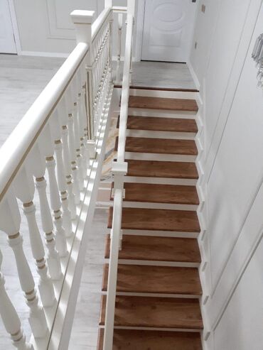 Обшивка лестниц: Лестница двери лучшего качества. звоните — 7