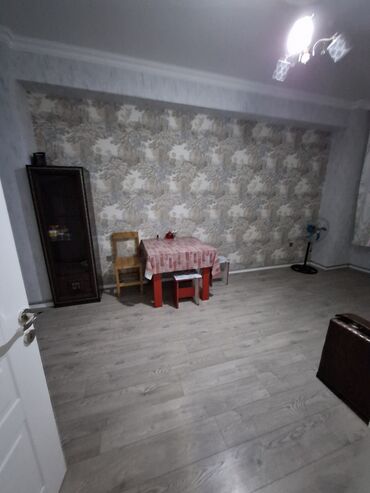 1 otaqli kiraye: Xırdalanda kristal 1 də. Bütün əşyalarıyla birlikdə 2 otaqlı mənzil