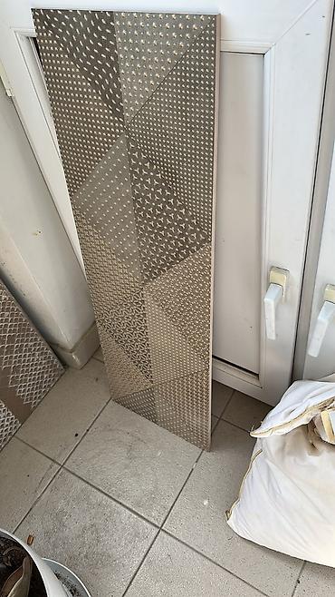 Keramoqranit/kafel dəstləri – dekor və fon variantları - Material
