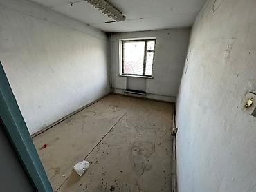 Продажа магазинов: Продается помещение под бизнес г.Нарын возле центральной трассы цена — 11