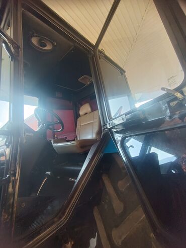 Traktorlar: Belarus 1221 traktor - Güclü 6 silindrli dizel mühərrik (yanlardan — 5