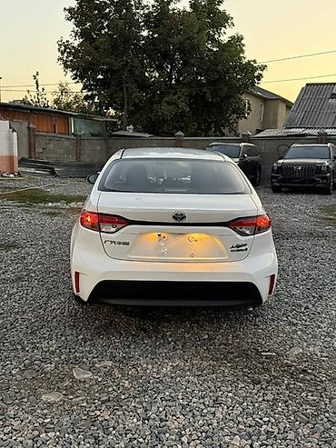 Toyota: Toyota Corolla: 2023 г., 1.8 л, Гибрид, Седан — 4