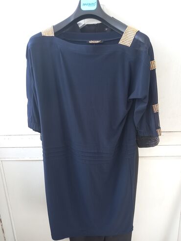 Digər qadın geyimləri: 44raz.dəst 46 48 raz.gedir 2 dəfə geyilib 25 man. o biriləri fərqli — 11