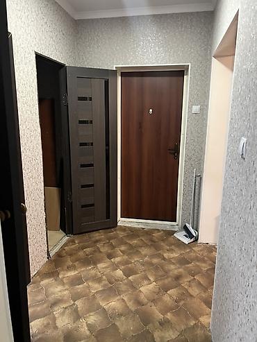 восток 5 кв: 1 комната, 35 м², Восток-5 мкр 4 этаж, Старый ремонт — 4