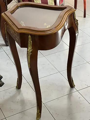 nocni stocic: Sto za nakit u obliku srca (intarzija) 💎❤️ Dobro stanje. 🏠 Moguće — 10