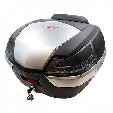hunter skuter: Moto kofer (gornji, top case) sa naslonom i LED svetlima - Kapacitet — 1