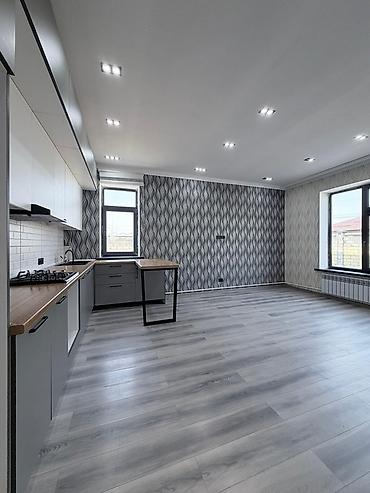 Продажа коттеджей и домов: Продается современный двухэтажный дом с закрытым двором. Участок: 4 — 8