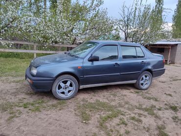 куплю продаю: Volkswagen Vento: 1994 г., 1.8 л, Механика, Бензин, Седан