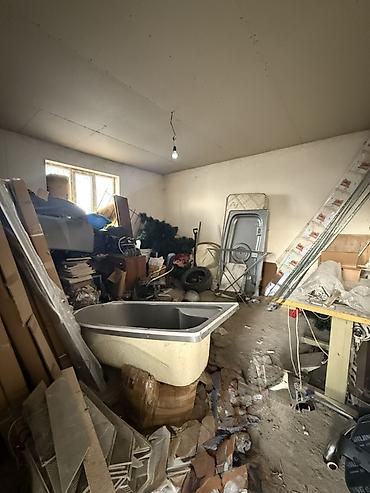 Продажа коттеджей и домов: 📍 В Сокулуке район церкви продается дом на участке 5 соток, 70 кв.м — 9