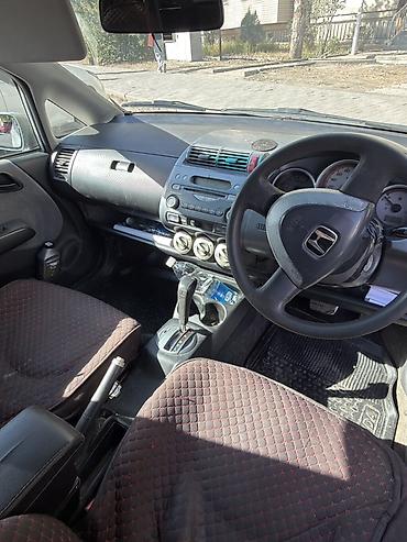 коробка хонда фит: Honda Fit: 2002 г., 1.3 л, Автомат, Хэтчбэк — 4