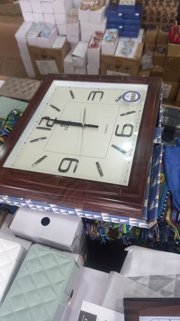 Ev saatları: Divar saatları, Mexaniki, Saniyə əqrəbi — 3