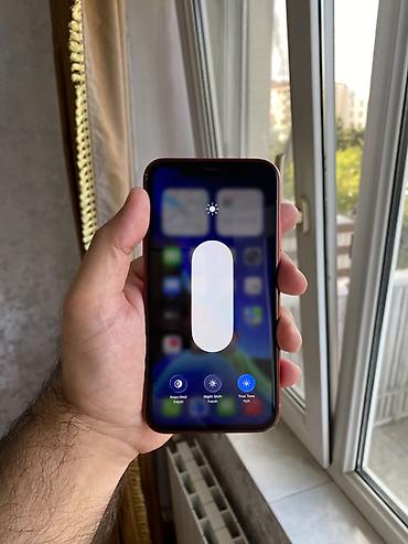 Apple iPhone: IPhone 11, Qırmızı, Simsiz şarj — 6