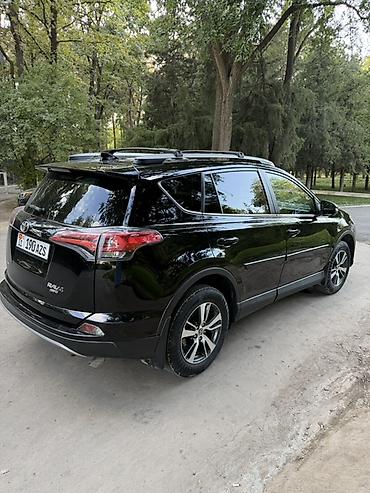 женщин: Toyota RAV4: 2018 г., Автомат, Бензин, Кроссовер — 4