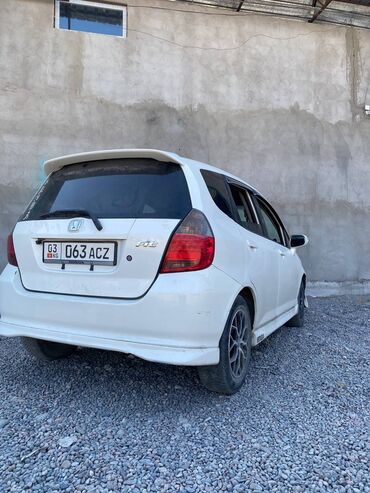 степ вагон 3: Honda Fit: 2002 г., 1.3 л, Вариатор, Бензин, Хэтчбэк